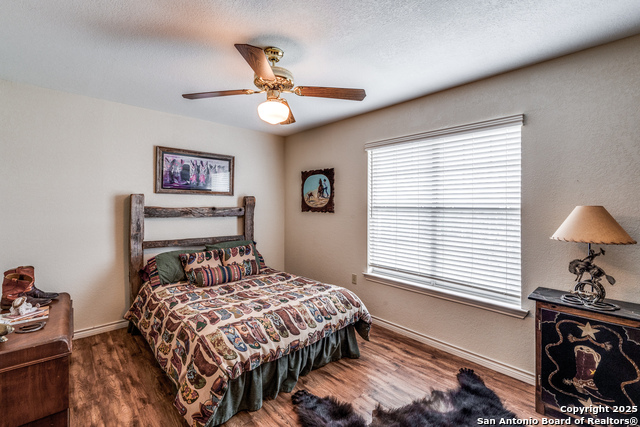 Listing photo id 10 for 10767 Rosemar Lane