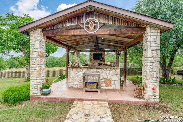Listing photo id 15 for 10767 Rosemar Lane