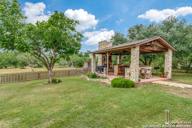 Listing photo id 21 for 10767 Rosemar Lane