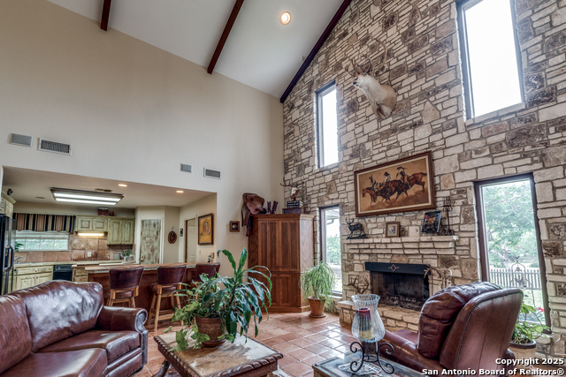 Listing photo id 3 for 10767 Rosemar Lane