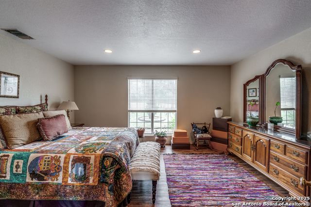 Listing photo id 7 for 10767 Rosemar Lane