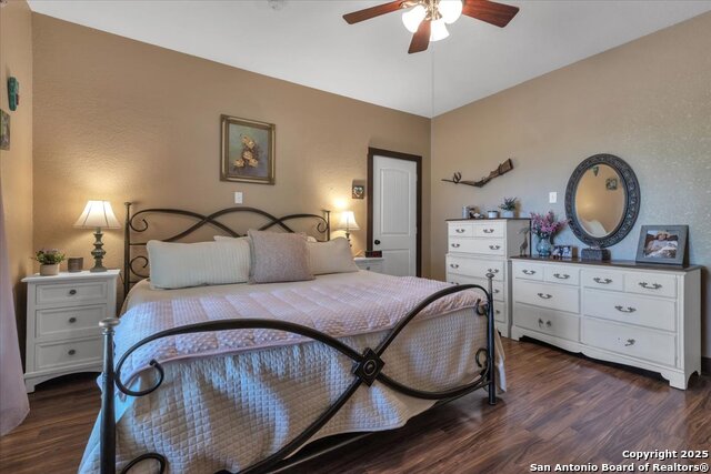 Listing photo id 9 for 1582 County Road 3700