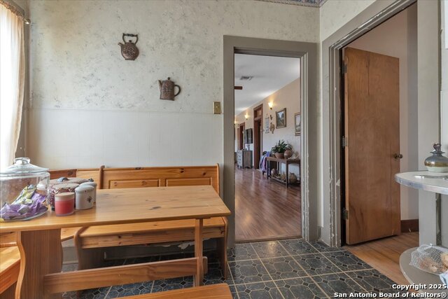 Listing photo id 13 for 1582 County Road 3700