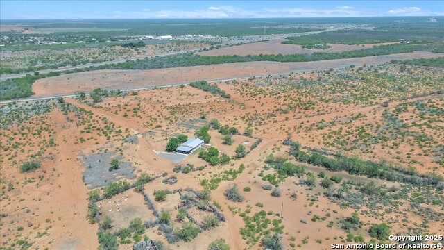 Listing photo id 25 for 1582 County Road 3700