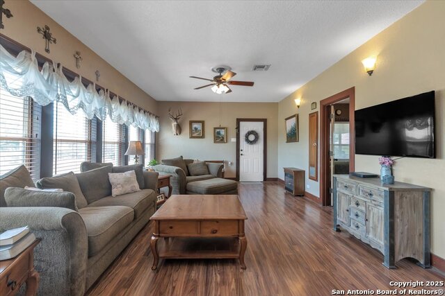 Listing photo id 3 for 1582 County Road 3700