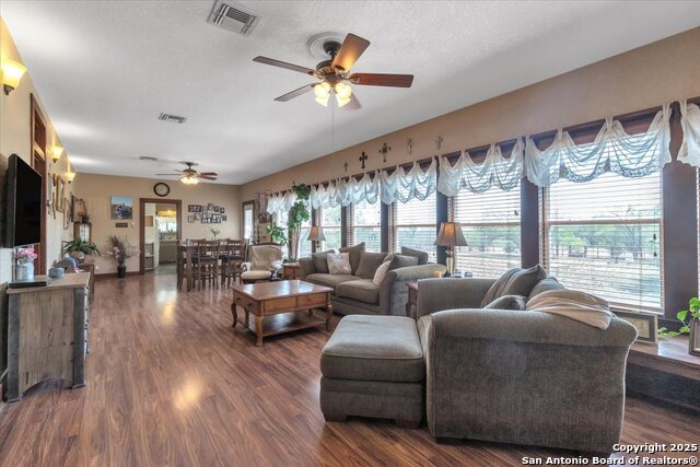 Listing photo id 4 for 1582 County Road 3700