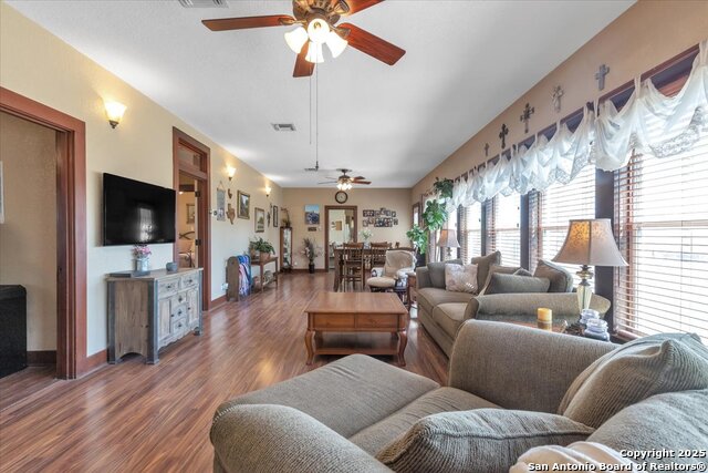 Listing photo id 5 for 1582 County Road 3700