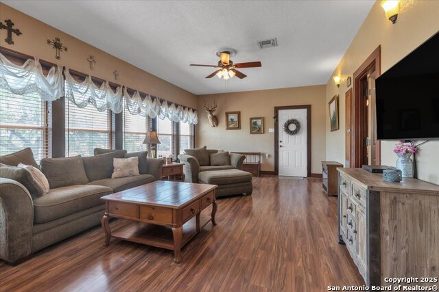 Listing photo id 6 for 1582 County Road 3700