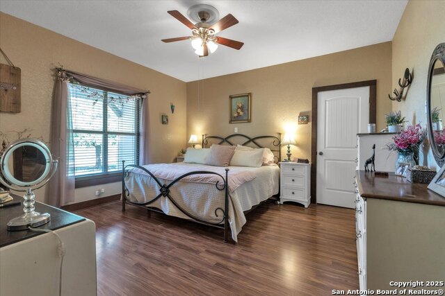 Listing photo id 7 for 1582 County Road 3700