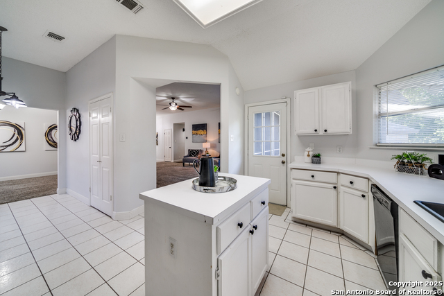 Image 14 of 25 For 5207 Pine Lake Dr