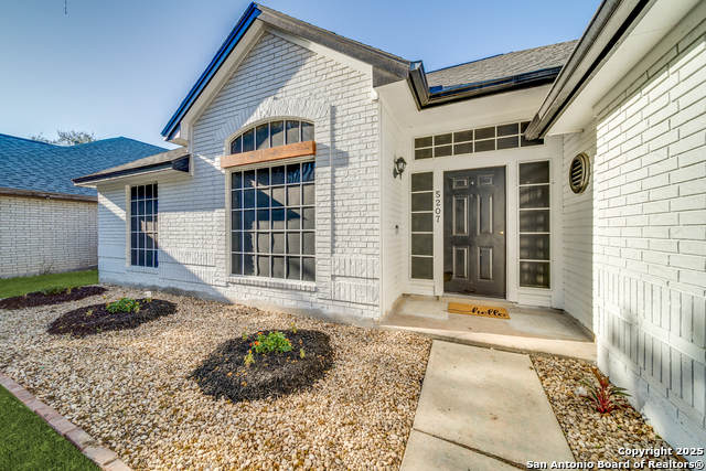 Image 3 of 25 For 5207 Pine Lake Dr