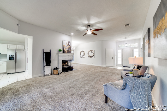 Image 4 of 25 For 5207 Pine Lake Dr