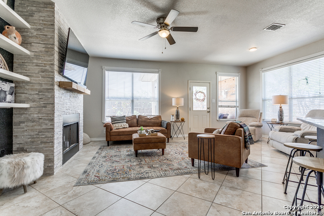 Image 4 of 18 For 626 Calhoun  