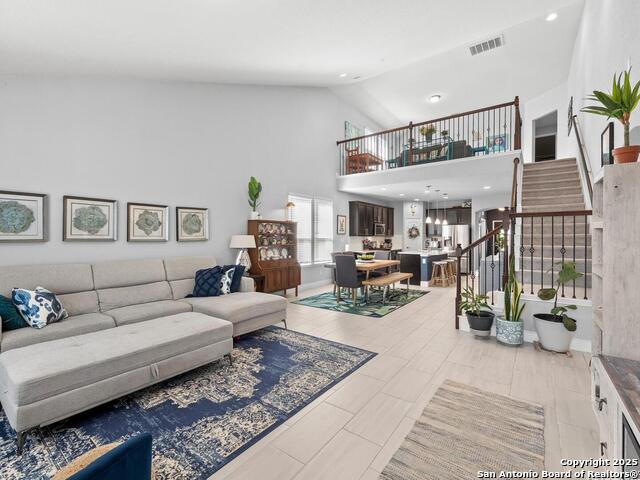 Image 18 of 35 For 27522 Paraiso Sands