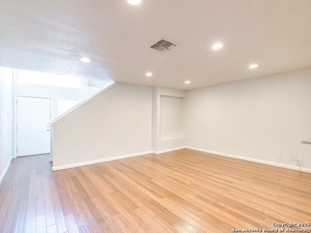 Image 11 of 42 For 100 Lorenz Rd  1501