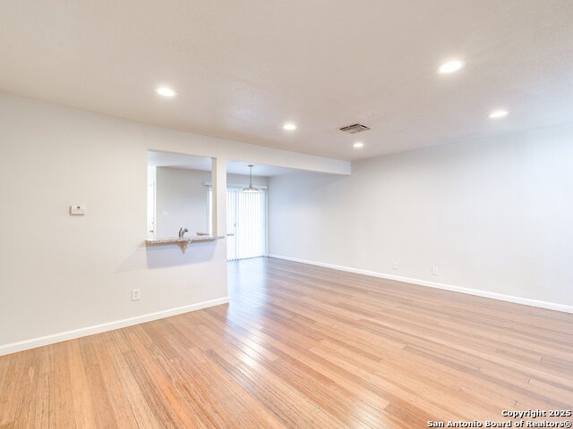 Image 13 of 42 For 100 Lorenz Rd  1501