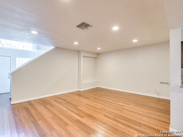 Image 15 of 42 For 100 Lorenz Rd  1501