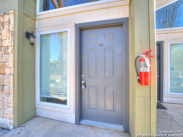Image 4 of 42 For 100 Lorenz Rd  1501