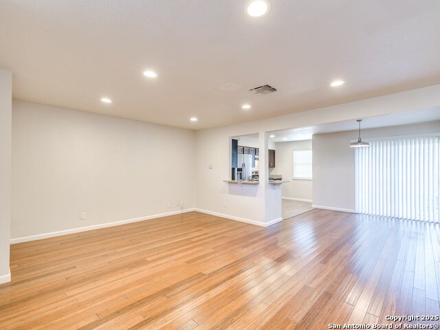 Image 9 of 42 For 100 Lorenz Rd  1501