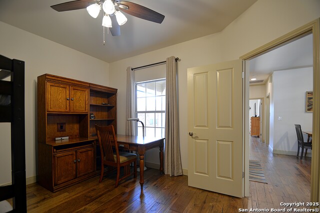 Listing photo id 24 for 215 Canyon Creek
