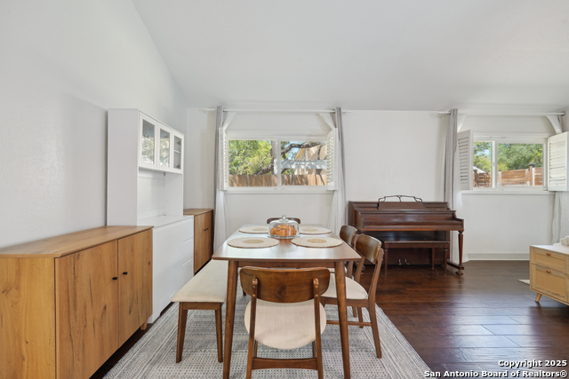 Image 18 of 69 For 3730 Marymont