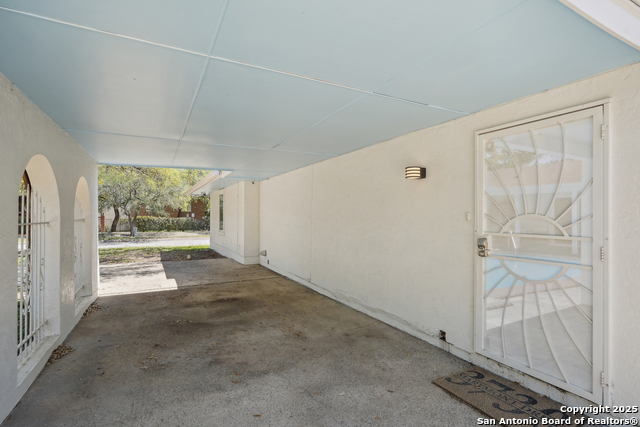 Image 6 of 69 For 3730 Marymont