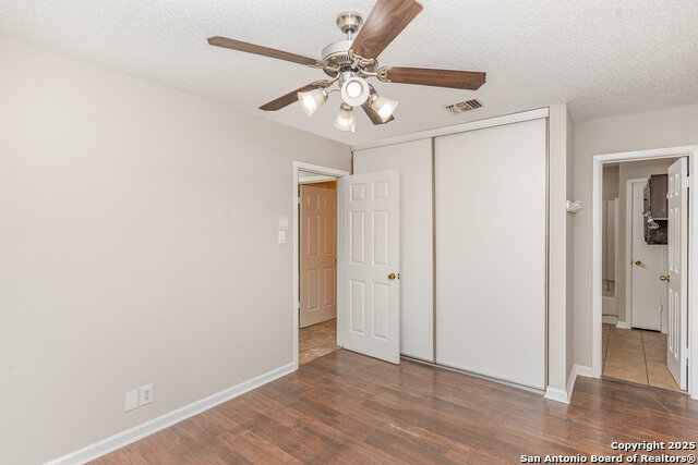 Image 13 of 27 For 9935 Village Briar