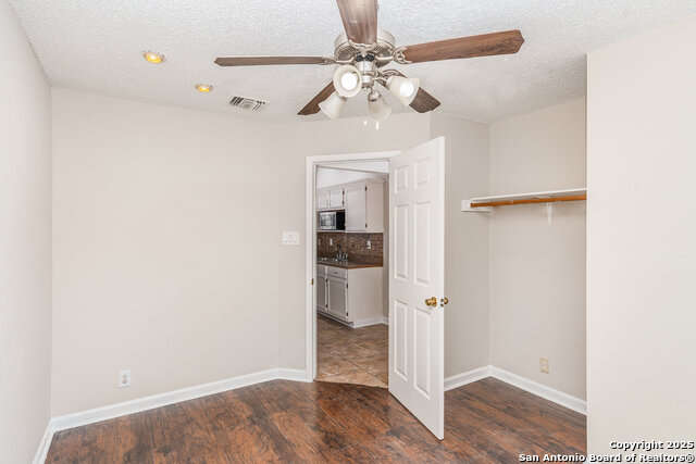 Image 16 of 27 For 9935 Village Briar