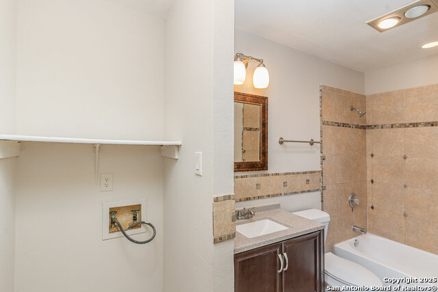 Image 18 of 27 For 9935 Village Briar