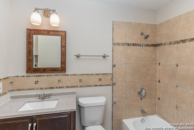 Image 19 of 27 For 9935 Village Briar