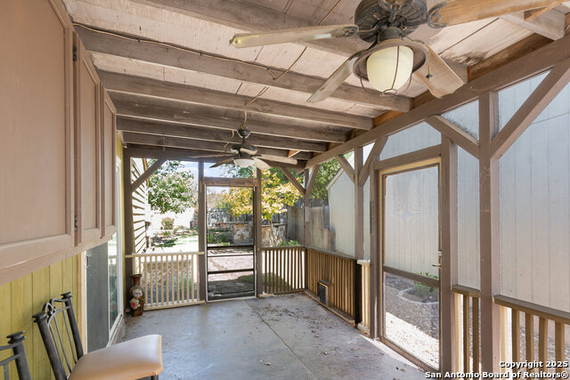 Image 20 of 27 For 9935 Village Briar