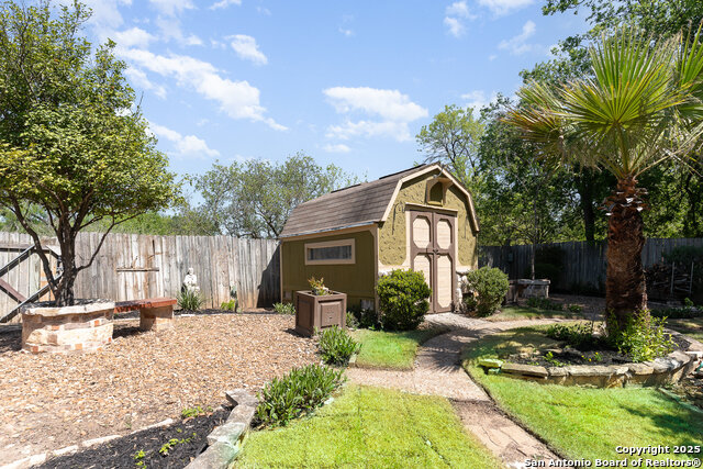 Image 25 of 27 For 9935 Village Briar