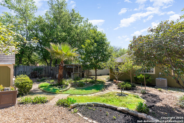 Image 26 of 27 For 9935 Village Briar