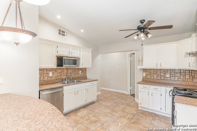 Image 9 of 27 For 9935 Village Briar