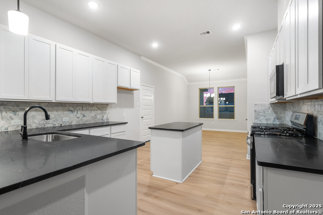 Image 10 of 29 For 21046 Jordans Ranch Way