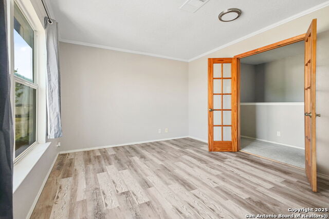 Listing photo id 11 for 3422 Quintana Trl