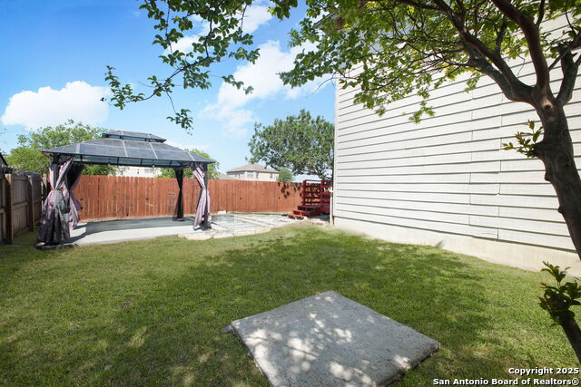 Listing photo id 16 for 3422 Quintana Trl