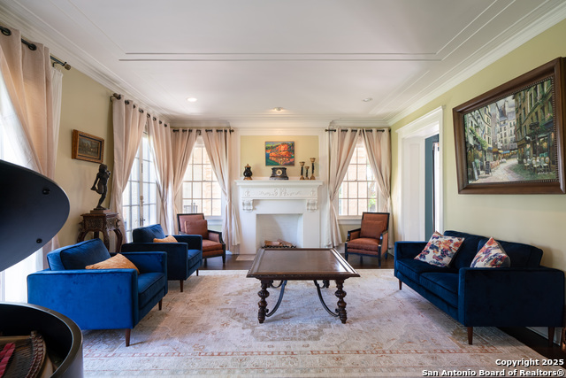 Image 11 of 53 For 228 Mulberry Ave W