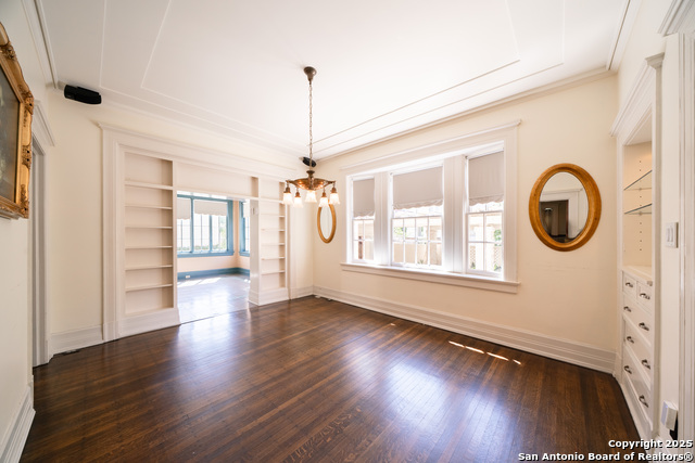 Image 19 of 53 For 228 Mulberry Ave W