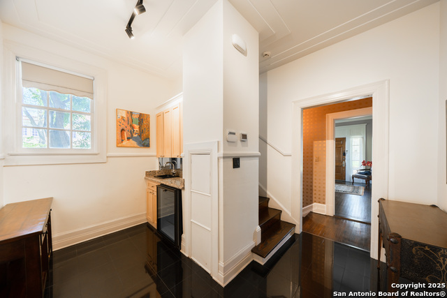Image 23 of 53 For 228 Mulberry Ave W