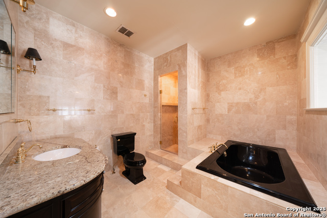 Image 37 of 53 For 228 Mulberry Ave W