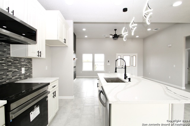 Listing photo id 10 for 176 Hidden Ranch Ct