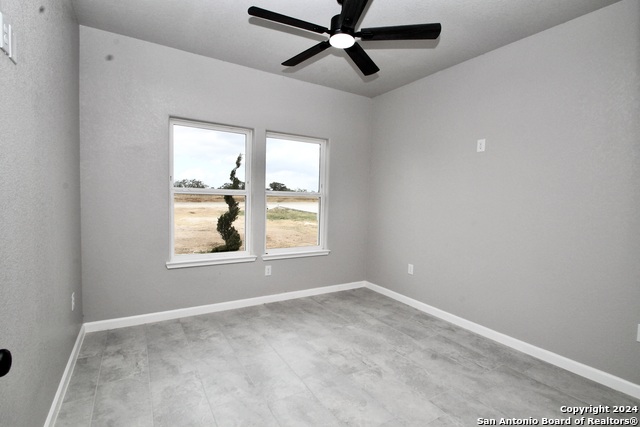 Listing photo id 18 for 176 Hidden Ranch Ct