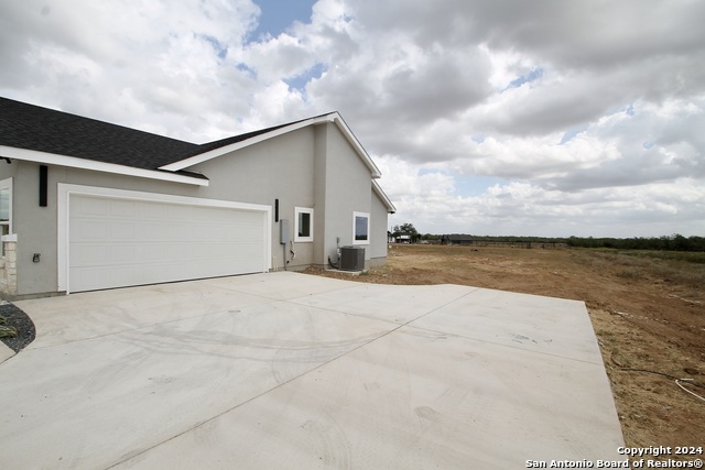 Listing photo id 25 for 176 Hidden Ranch Ct