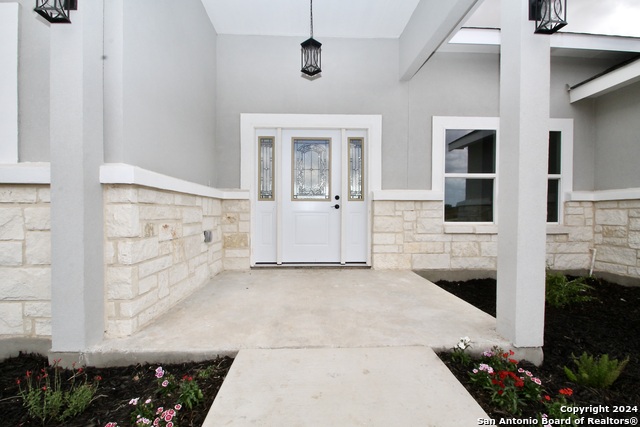 Listing photo id 3 for 176 Hidden Ranch Ct
