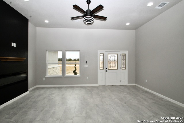 Listing photo id 5 for 176 Hidden Ranch Ct