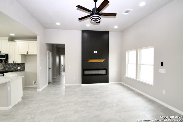 Listing photo id 6 for 176 Hidden Ranch Ct