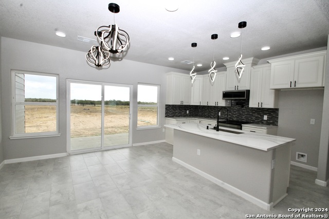 Listing photo id 7 for 176 Hidden Ranch Ct