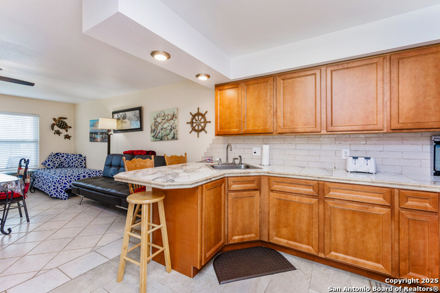 Listing photo id 8 for 71 Nassau W 302