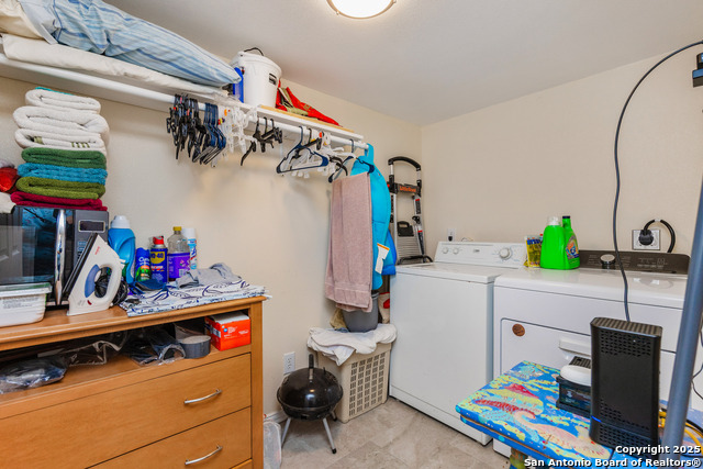 Listing photo id 12 for 71 Nassau W 302